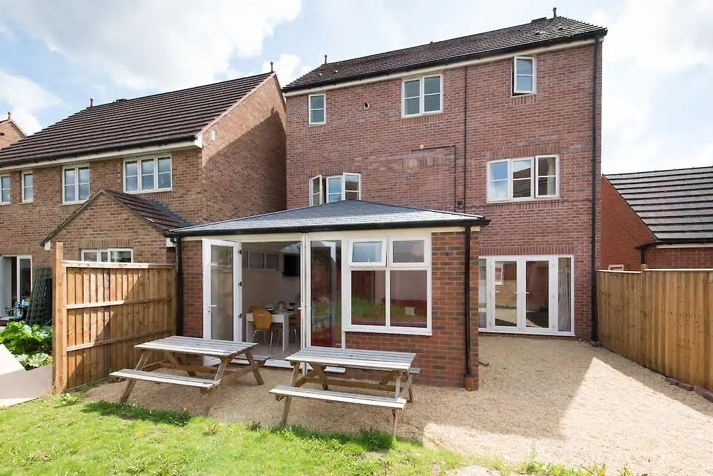 5 Rosebay Gardens Villa Toddington