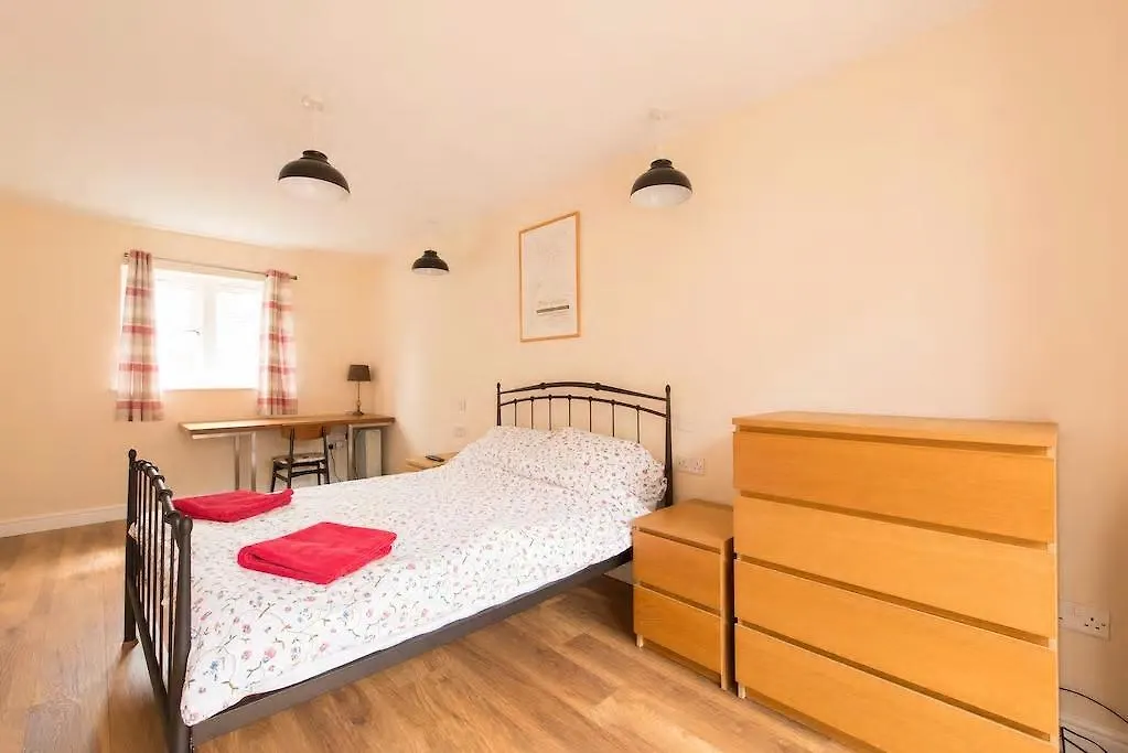 Holiday home 5 Rosebay Gardens Villa Toddington  United Kingdom